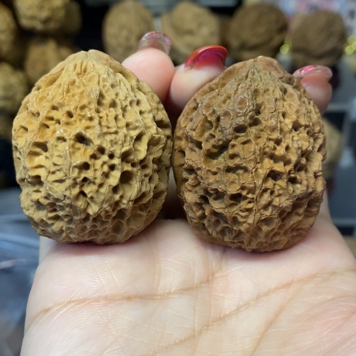 文玩核桃吊坠七彩寿桃