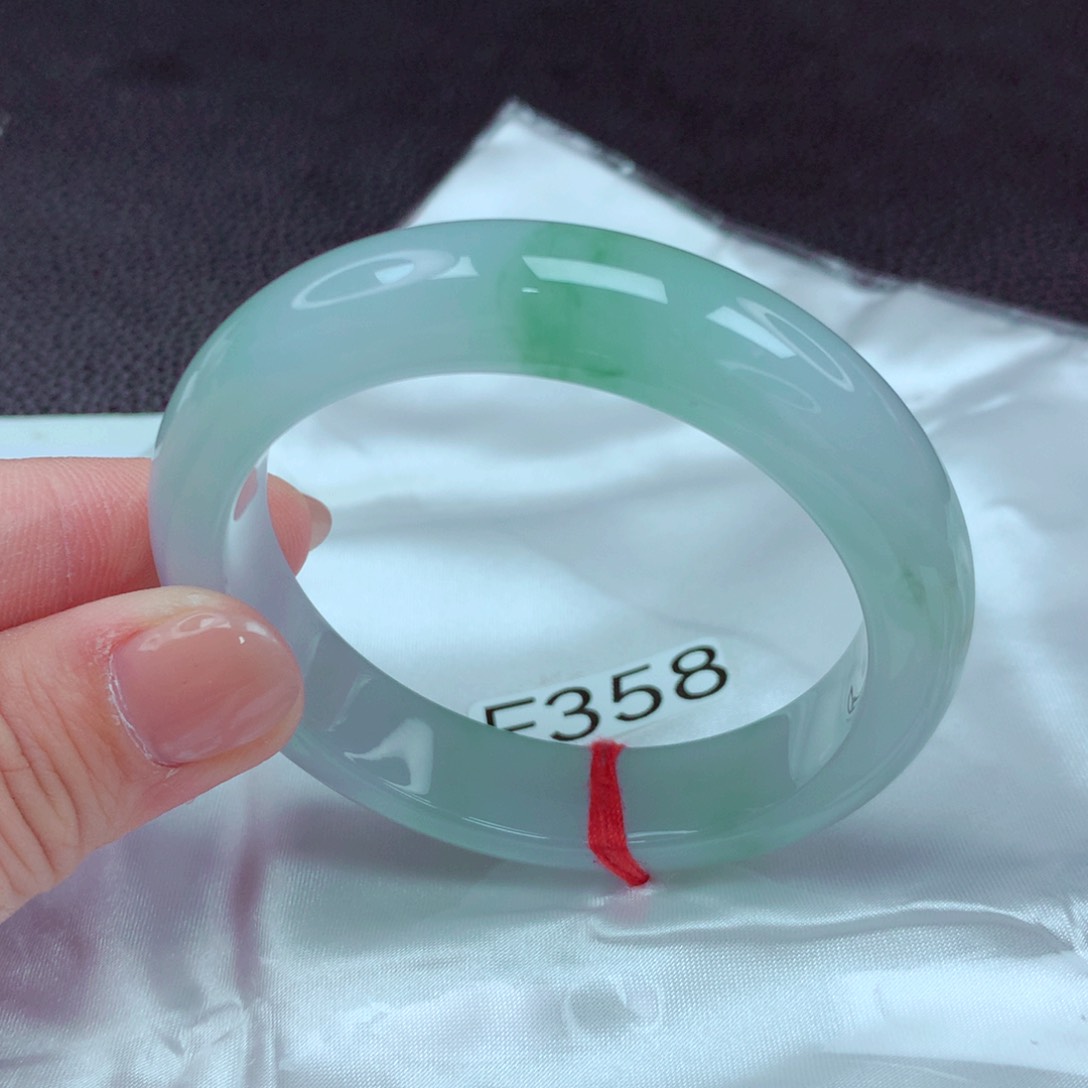 翡翠手镯未镶嵌手镯88