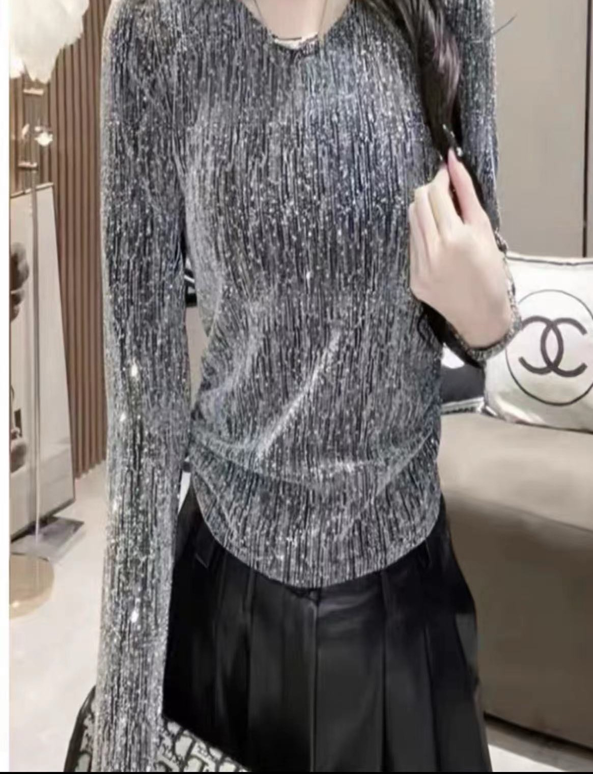 763 重工烫钻修身打底衫女韩版百搭显瘦V领长袖t带胸针