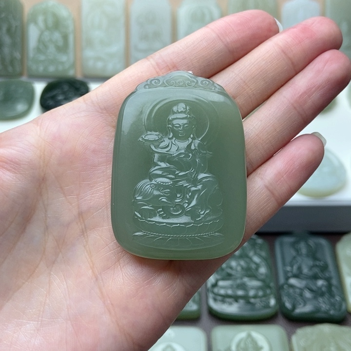 和田玉颈饰未镶嵌蜜**女