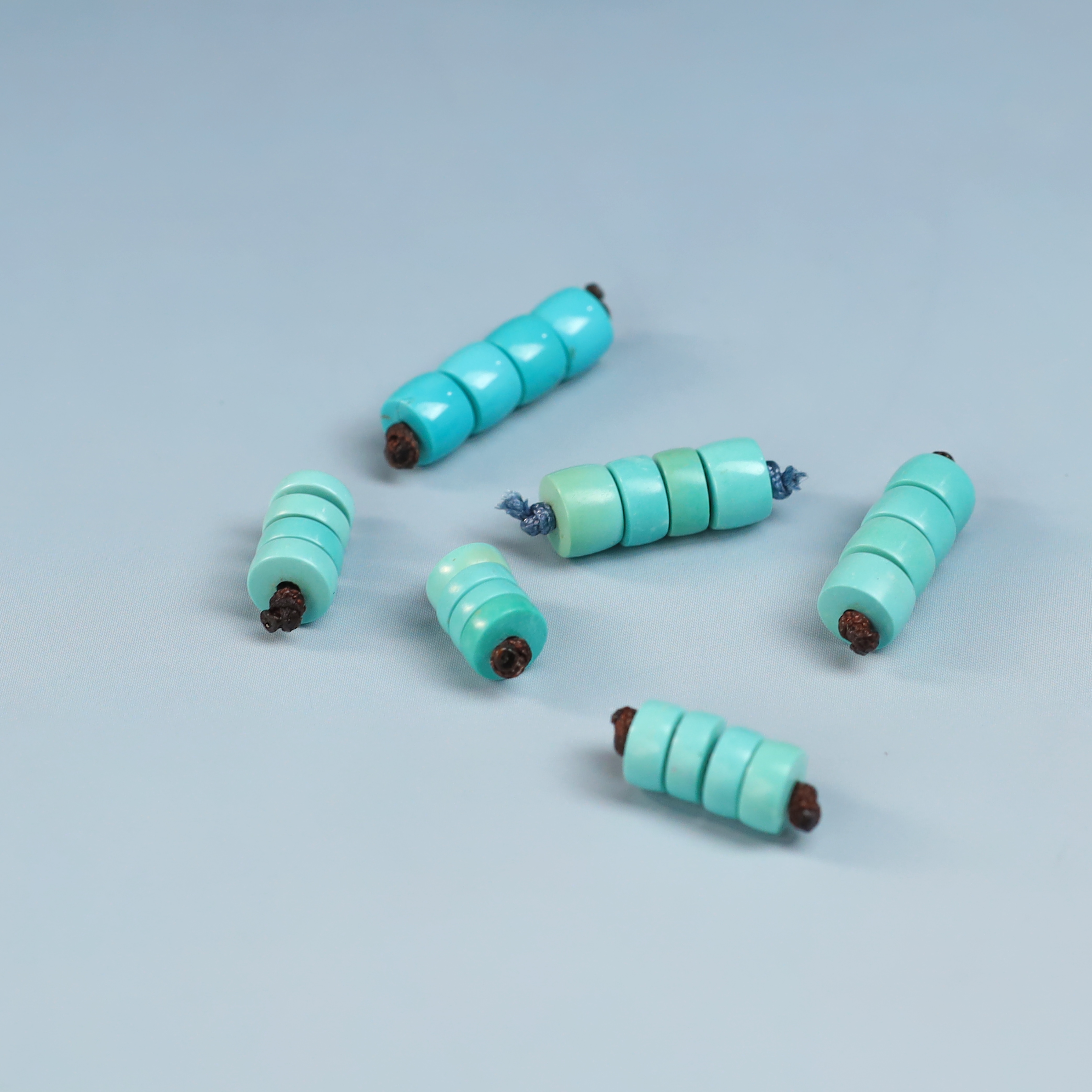 『易婵居甄选』-天然原矿绿松石干料直切隔片四连