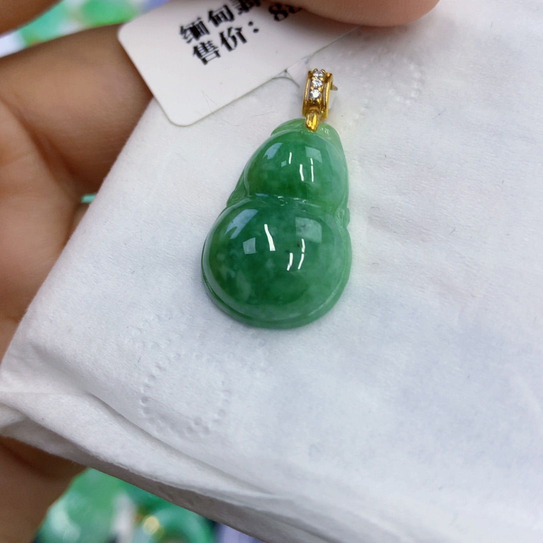 翡翠未镶嵌颈饰翡翠