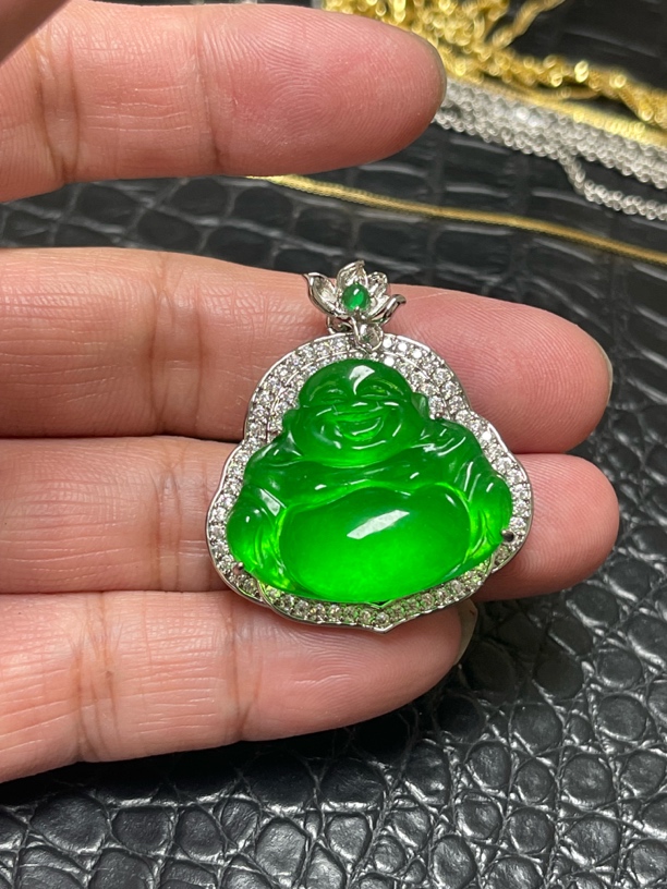 翠绿色小号佛吊坠42mm高