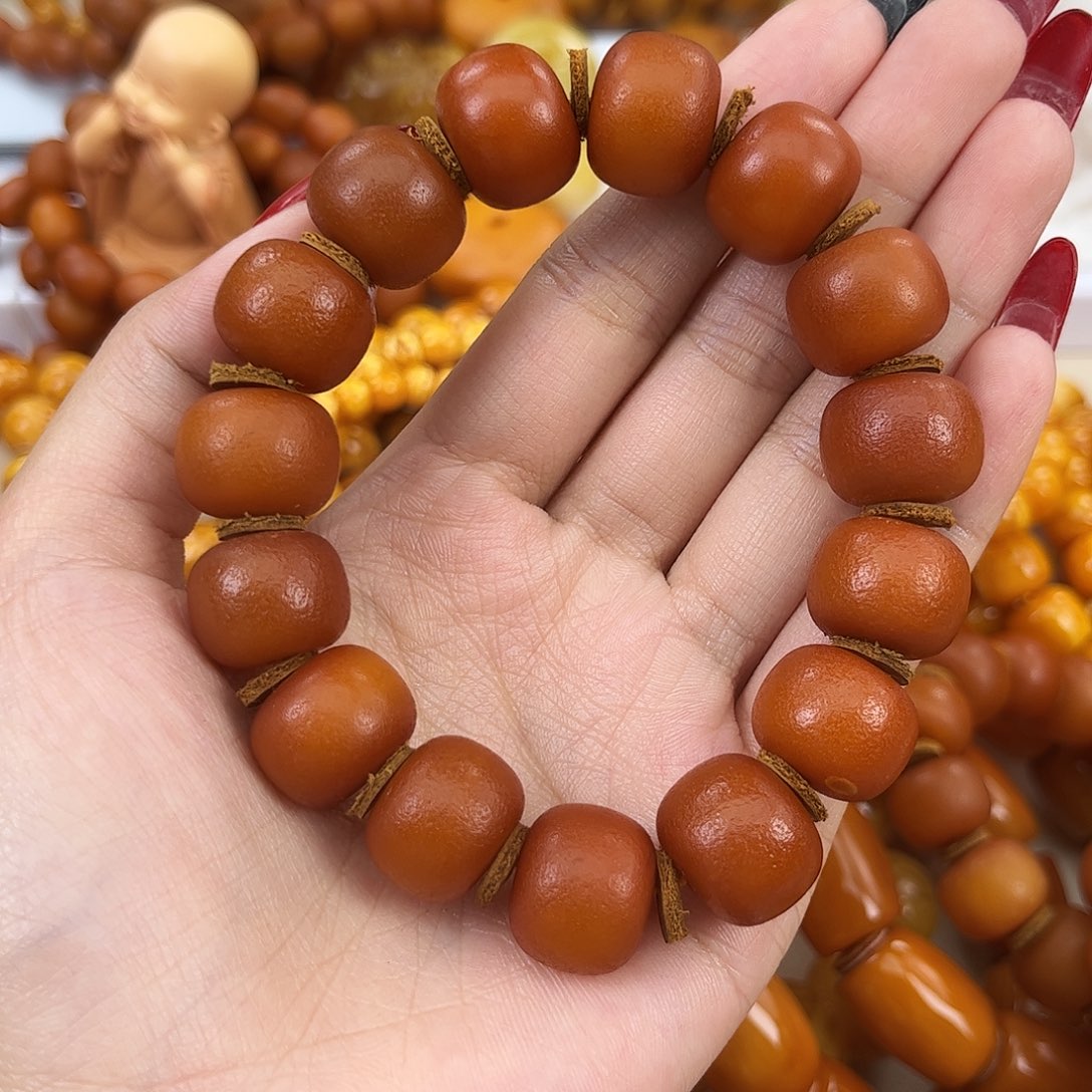 琥珀颈饰未镶嵌雄*蜜蜡