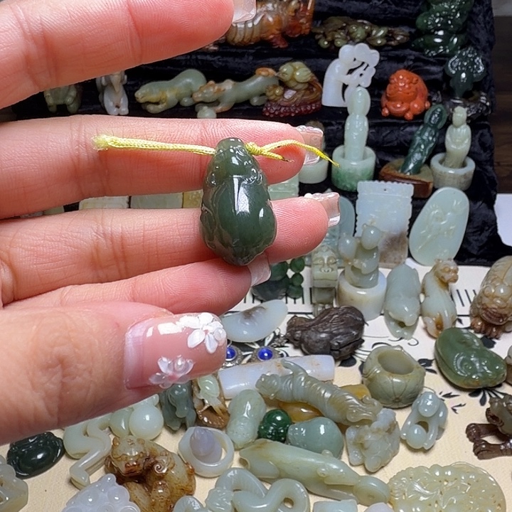 和田玉（糖玉）未镶嵌颈饰