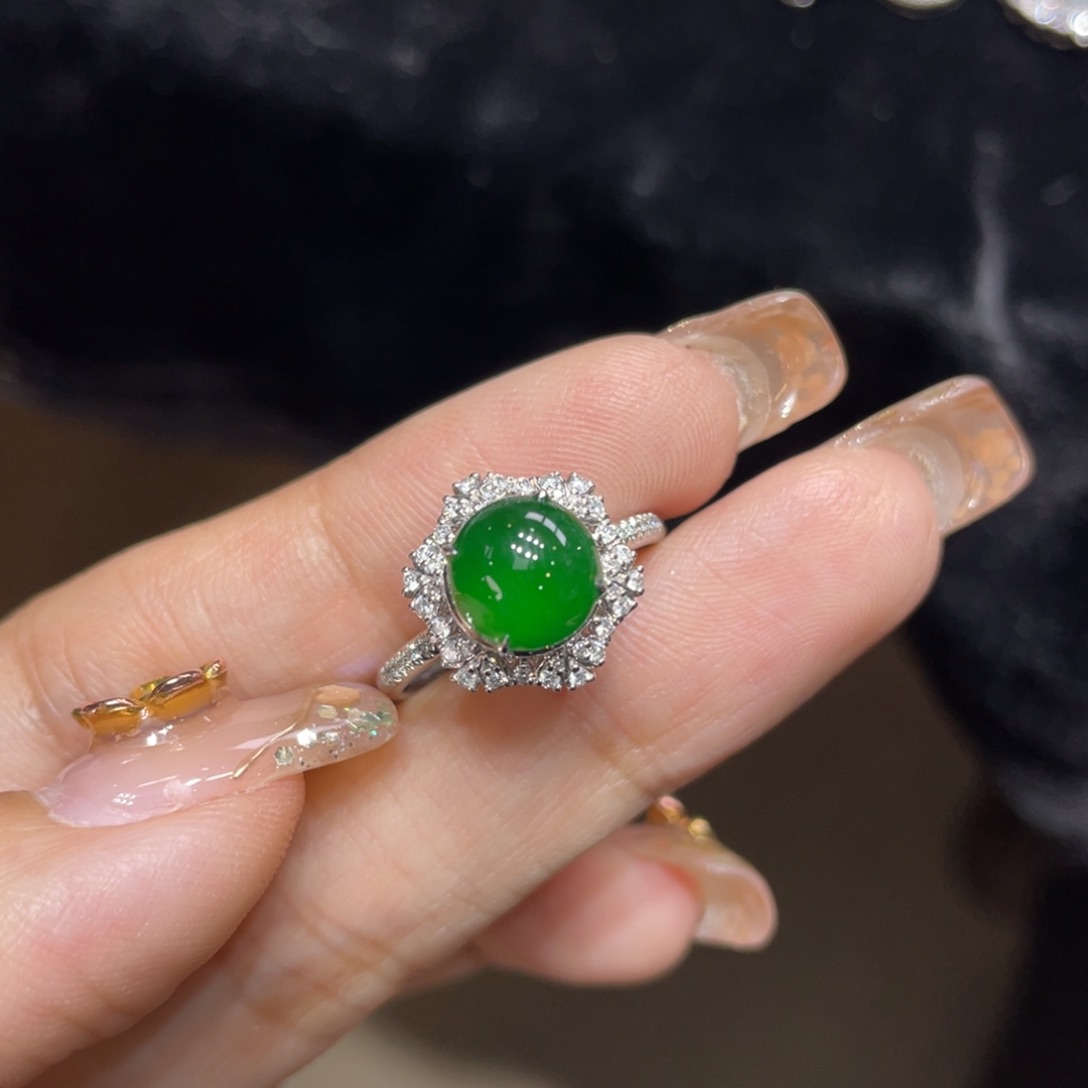 翡翠颈饰18K金镶嵌天然缅甸翡翠