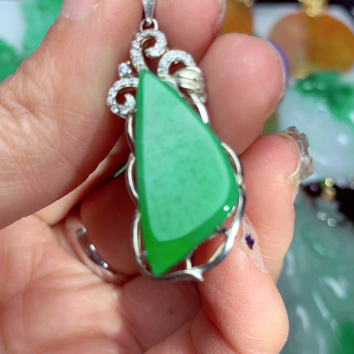 翡翠吊坠(不含链)未镶嵌