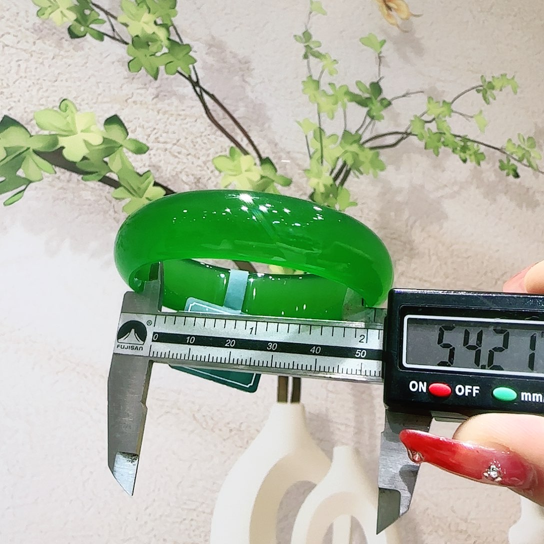 玛瑙/玉髓手镯未镶嵌百**物