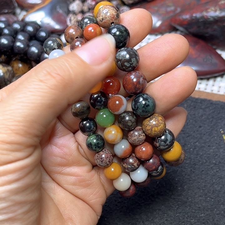 玉***华石英石四个多宝手串