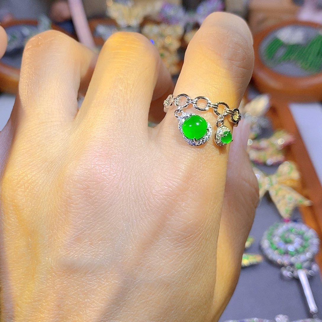 颈饰银S925镶嵌翡翠