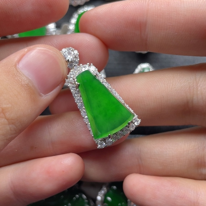 翡翠银S925镶嵌颈饰吊坠