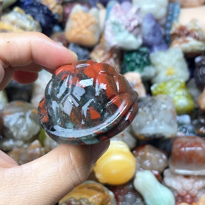 未镶嵌石英质玉珠宝奇石龙血石富甲