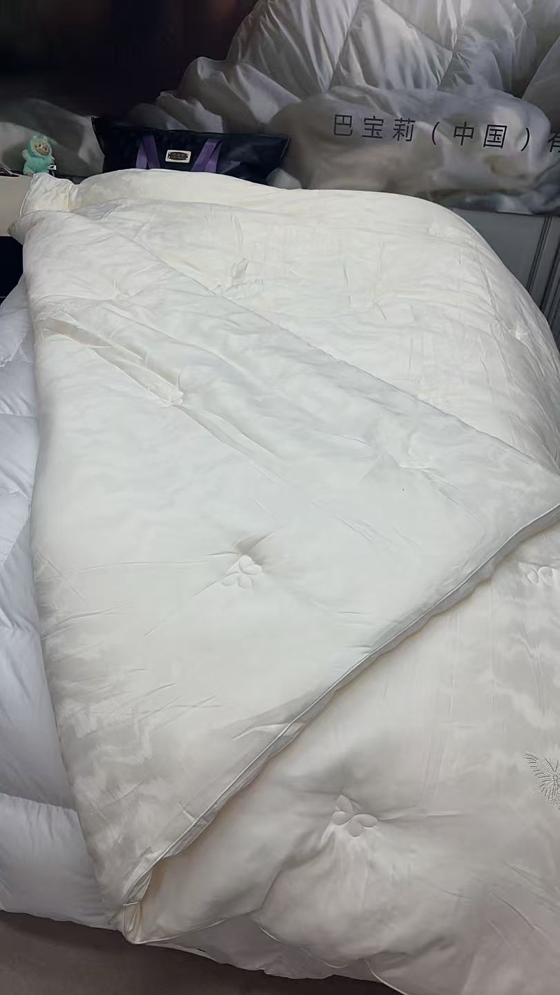 高端蚕丝羊绒冬被亲肤7