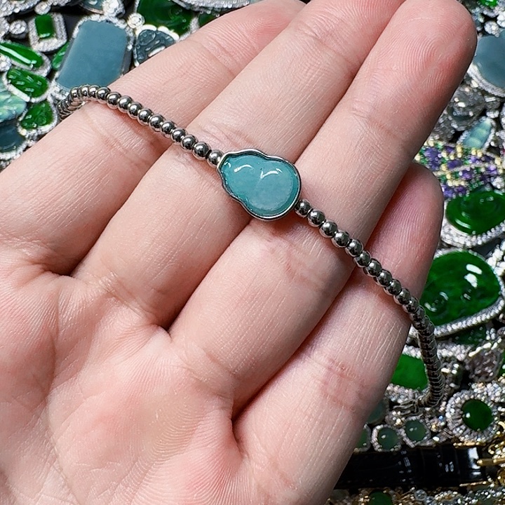 翡翠颈饰未镶嵌天然A货翡翠放漏