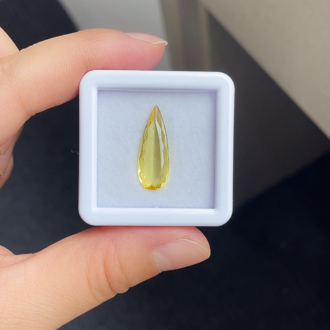 绿柱石裸石未镶嵌3.38ct