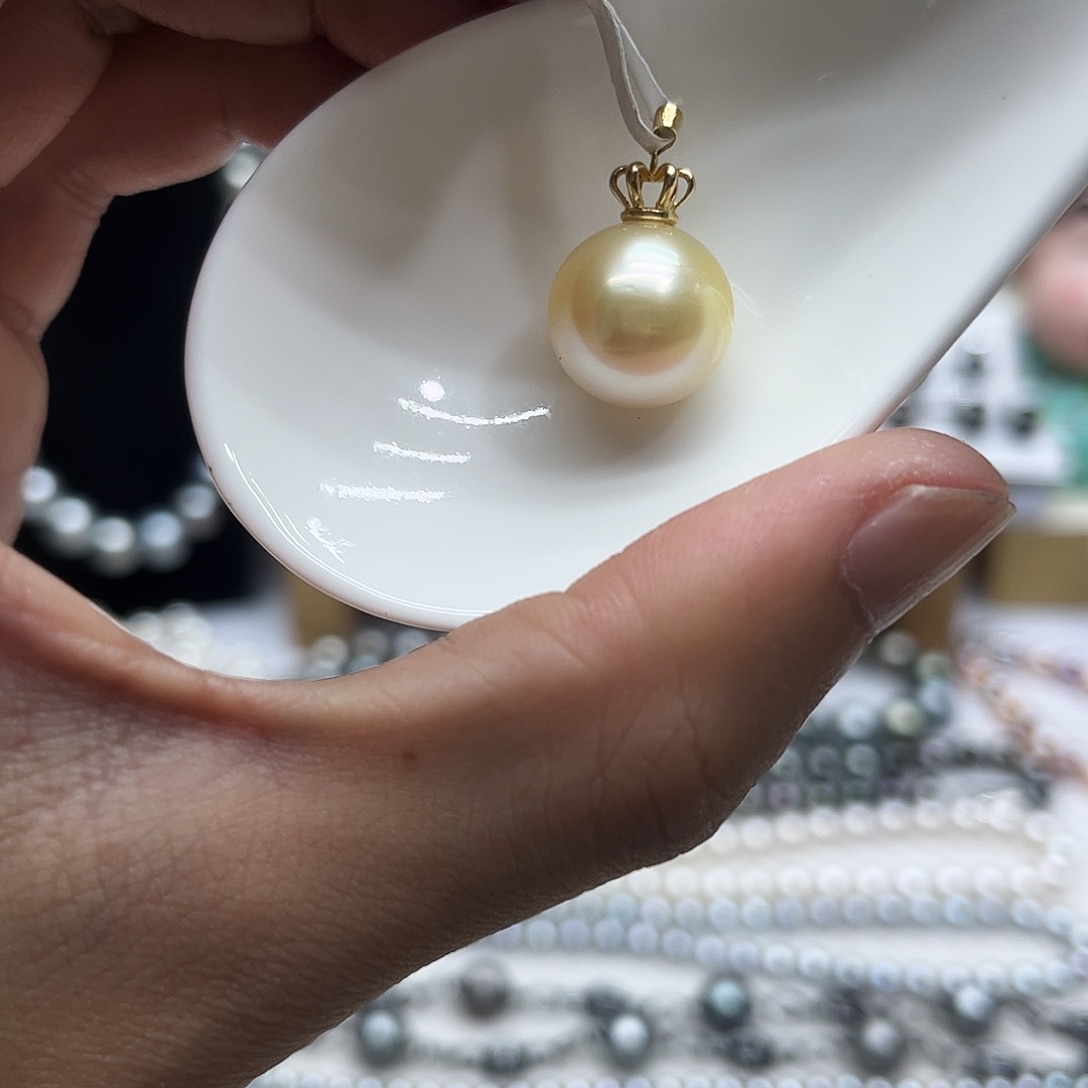 未镶嵌海水珍珠颈饰