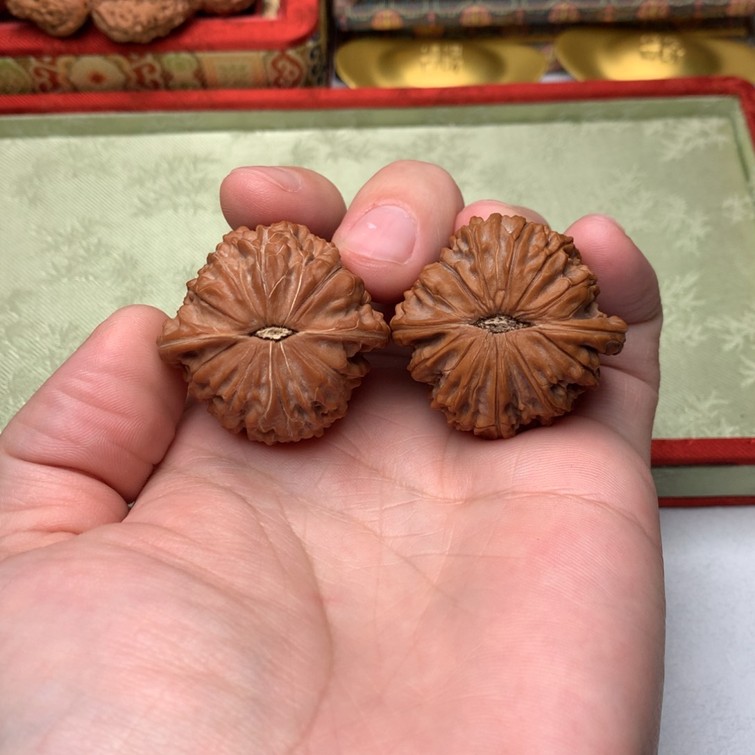 文玩核桃把件玉*39尺全品磨盘狮子头