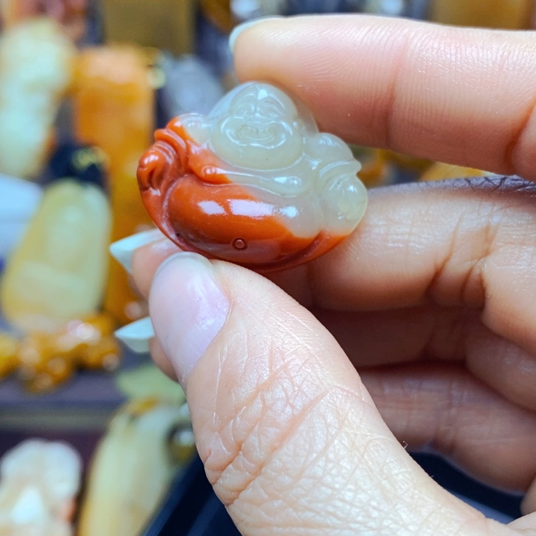 石英质玉（黄龙玉）未镶嵌颈饰