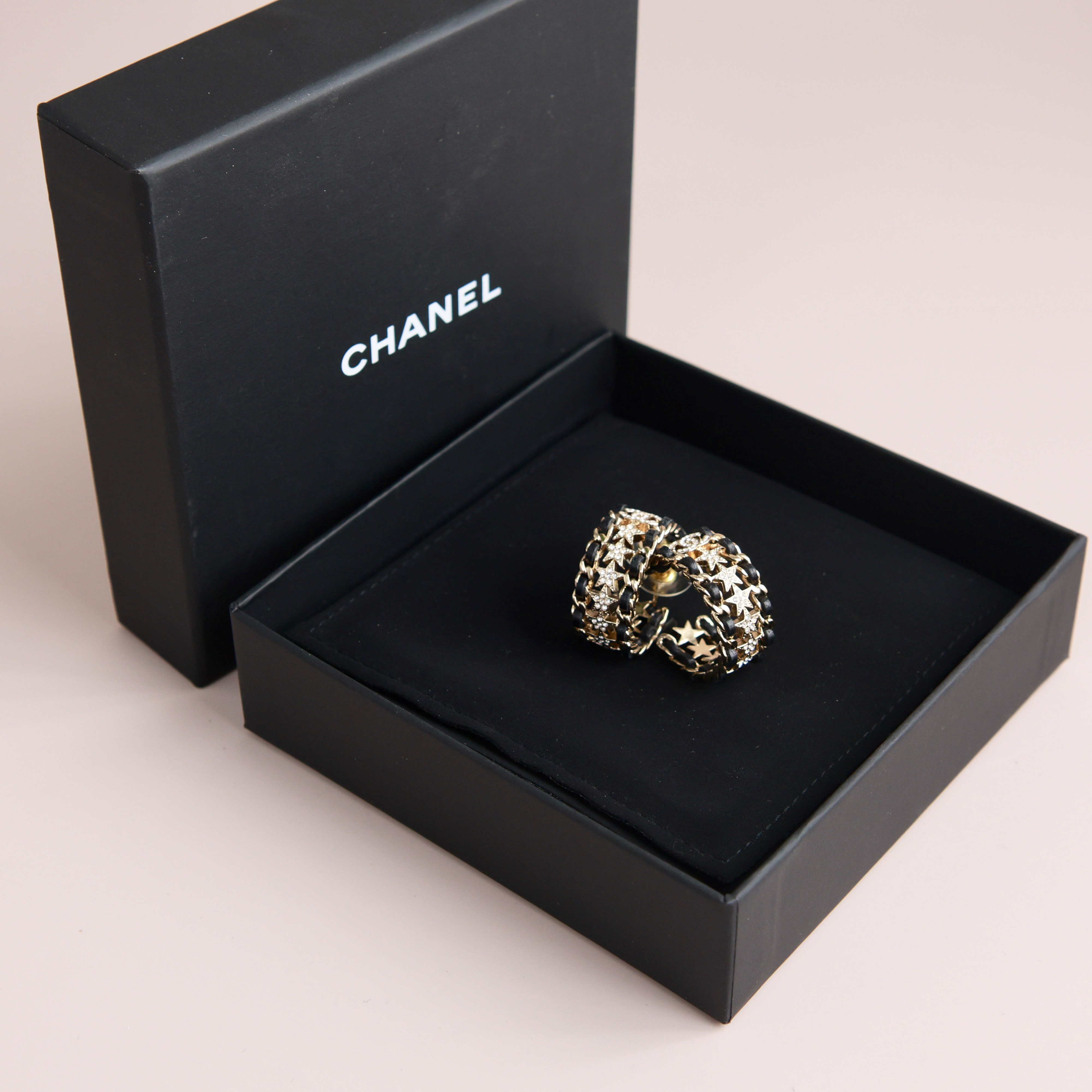 95新 Chanel/香奈儿 【美佳】星星穿皮耳圈耳钉/6363