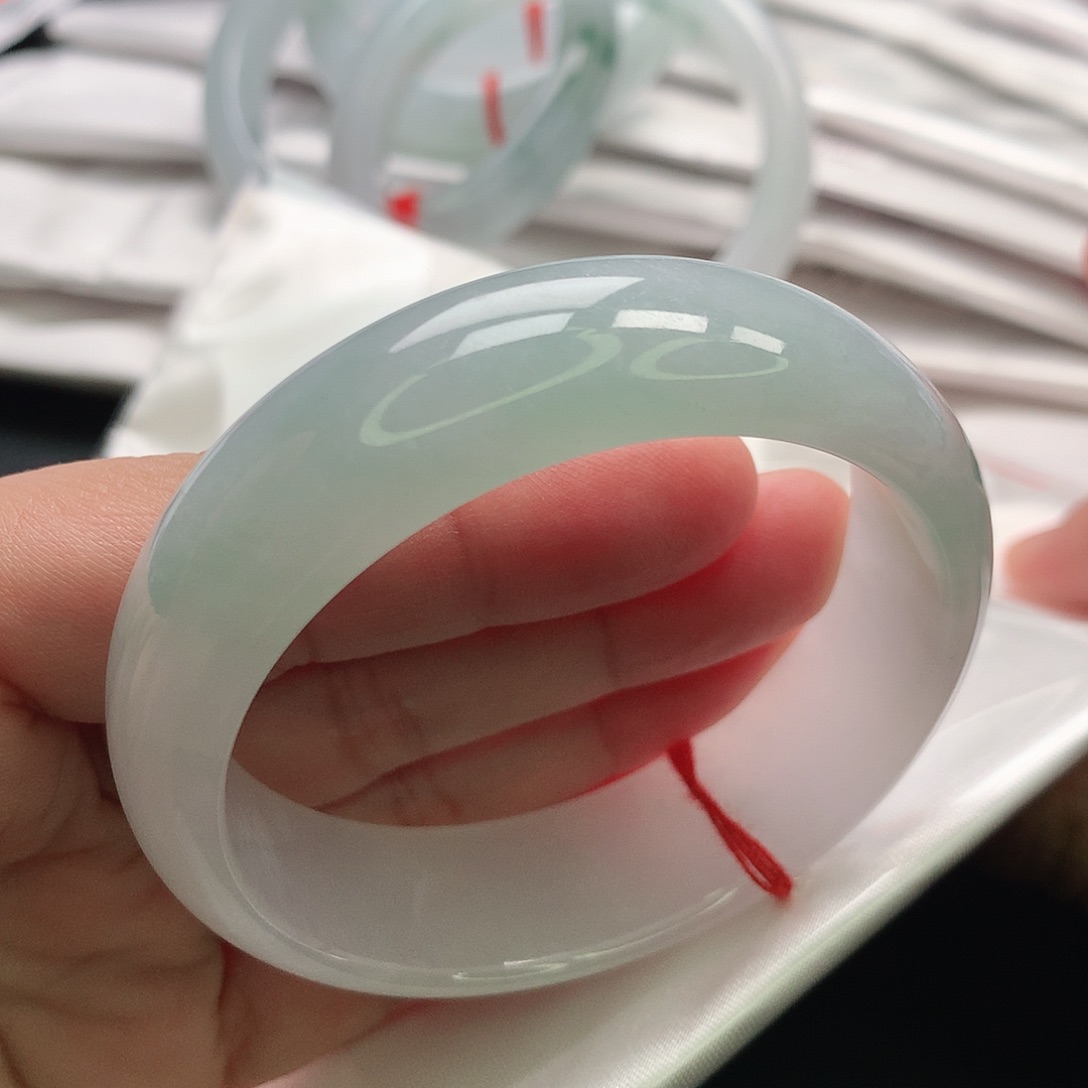 翡翠未镶嵌手镯缅甸52