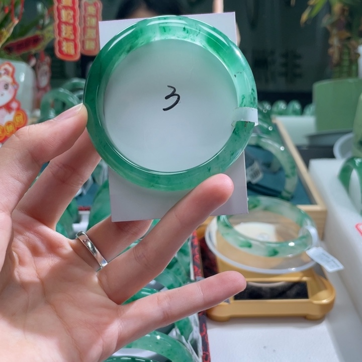 石英质玉手镯未镶嵌天然A货非洲翠手镯