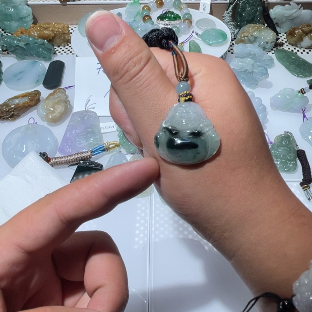 翡翠颈饰未镶嵌天然