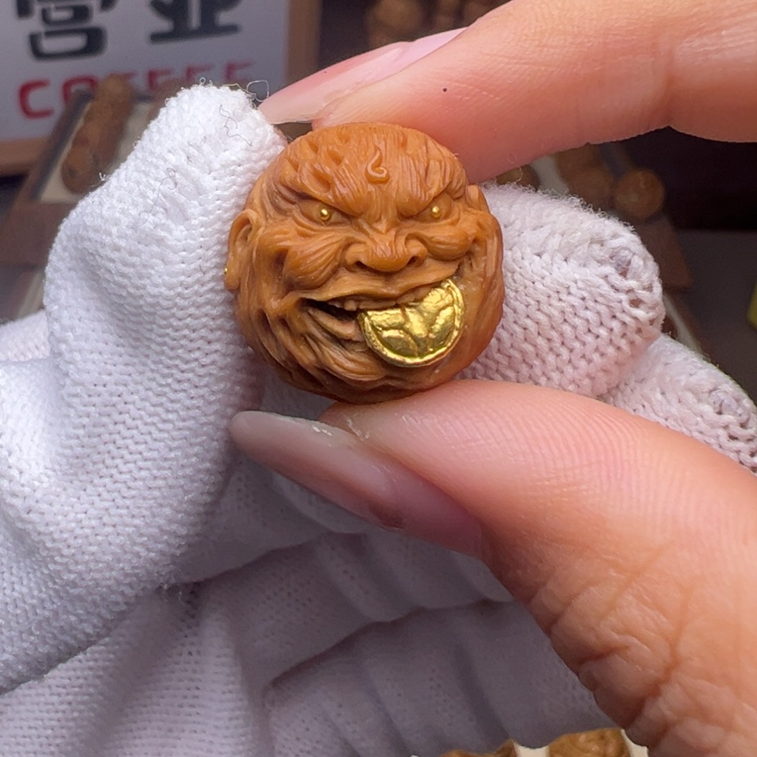 把件猴头核桃精修镶嵌金见钱眼开全品有正常封口线