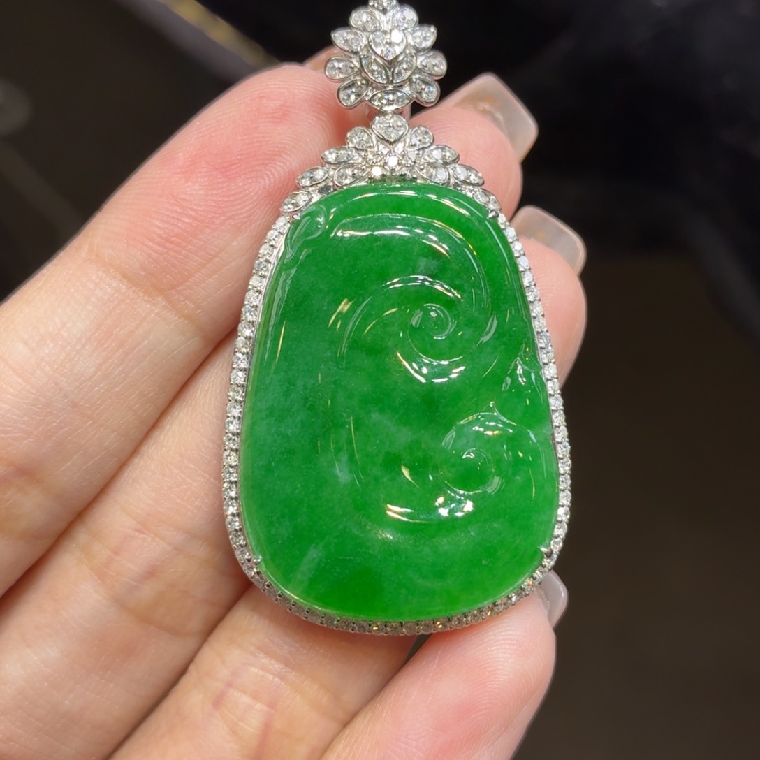 翡翠18K金镶嵌颈饰天然缅甸翡翠