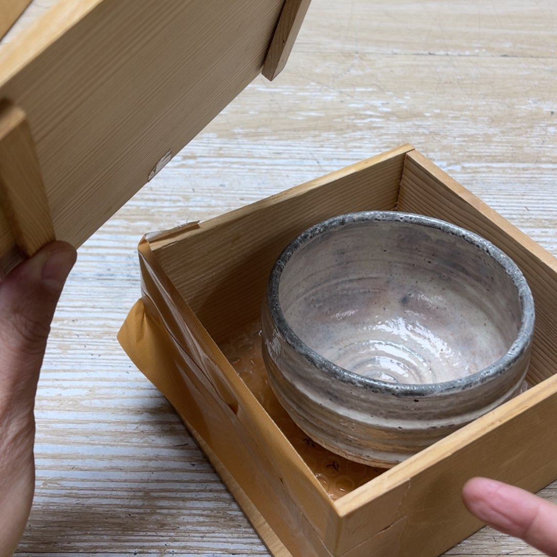 瓷片L***3密密麻麻地排列着一个