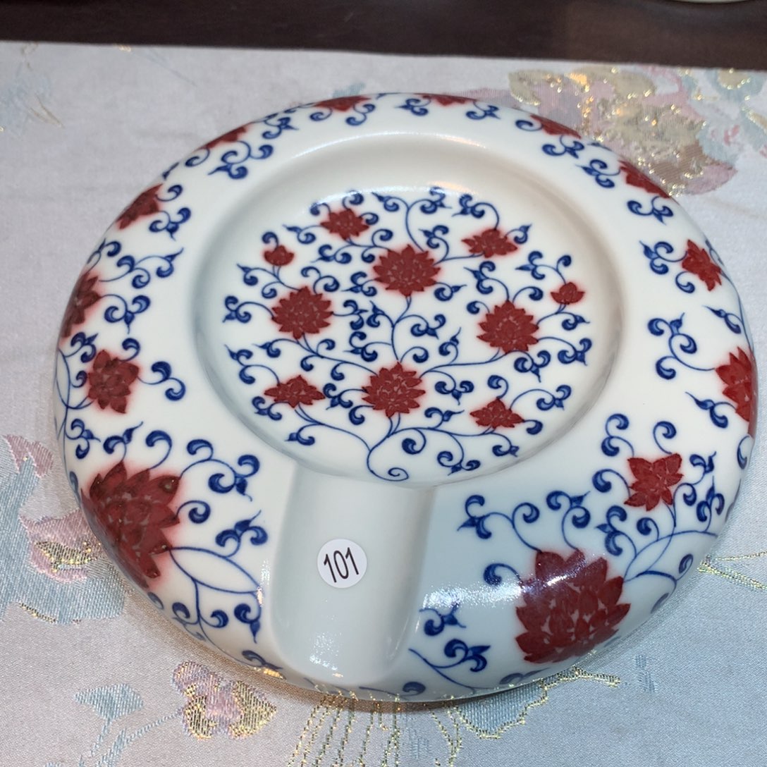 兰***序101青花釉里红缠枝莲雪茄缸