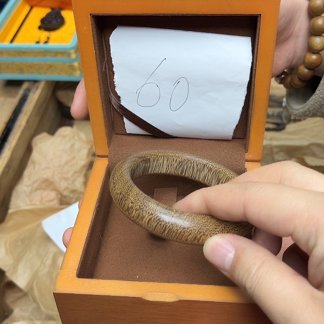 大叶紫檀（黑酸枝木类）