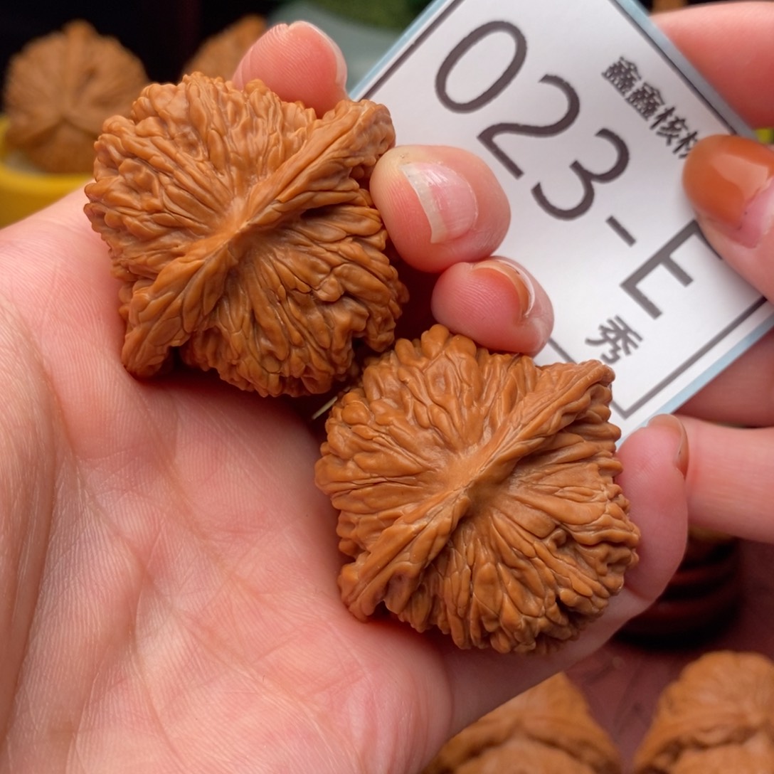 文玩核桃把件汉高楼42