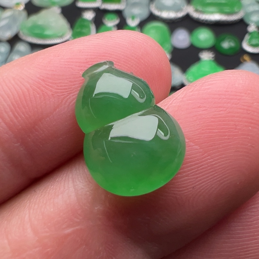 翡翠颈饰未镶嵌葫芦14.8