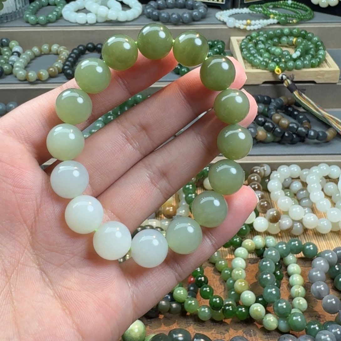 未镶嵌和田玉手链