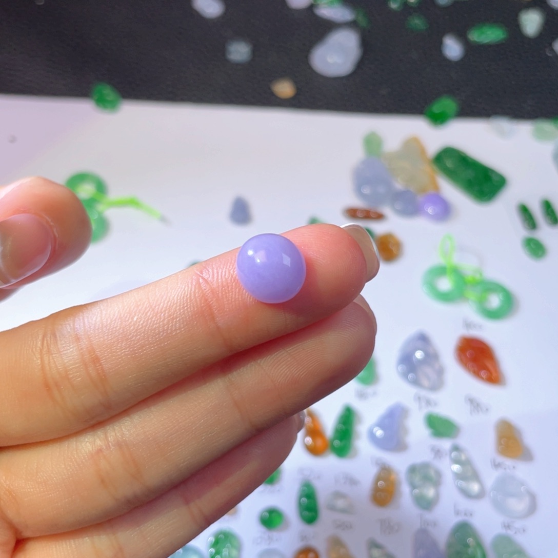 翡翠颈饰未镶嵌裸石