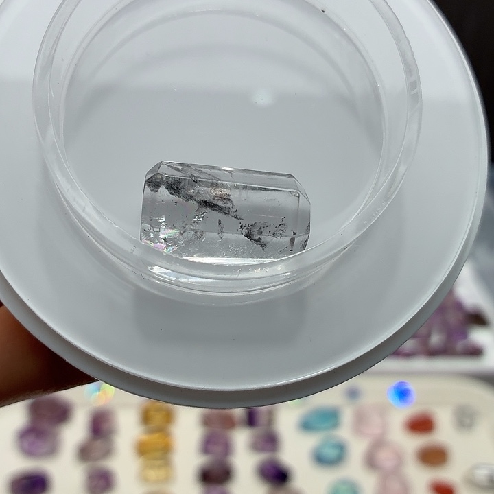 未镶嵌水晶珠宝半成品闪灵六棱柱打孔定制不退换