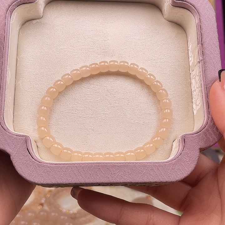 和田玉手链未镶嵌暮***。