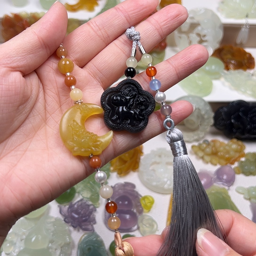 蛇纹石玉未镶嵌颈饰