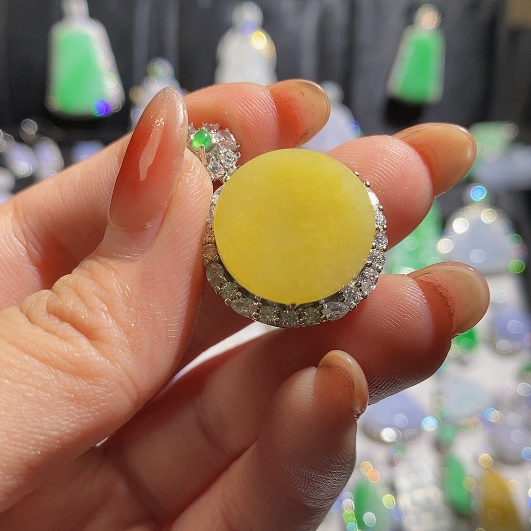 翡翠颈饰银S925镶嵌天然翡翠