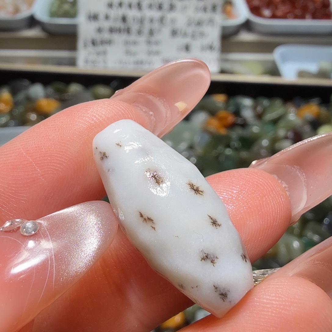 和田玉未镶嵌珠宝奇石