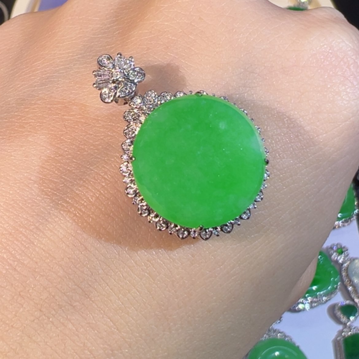 【闪购商品】翡翠颈饰18K金镶嵌缅甸翡翠无事牌