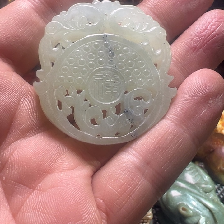 和田玉（糖玉）未镶嵌颈饰