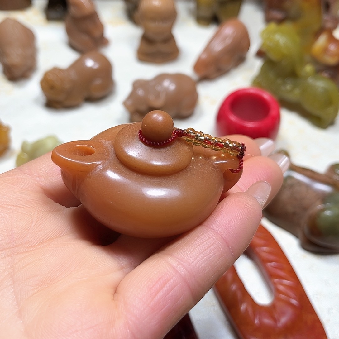 白玉菩提吊坠白玉菩提吊坠