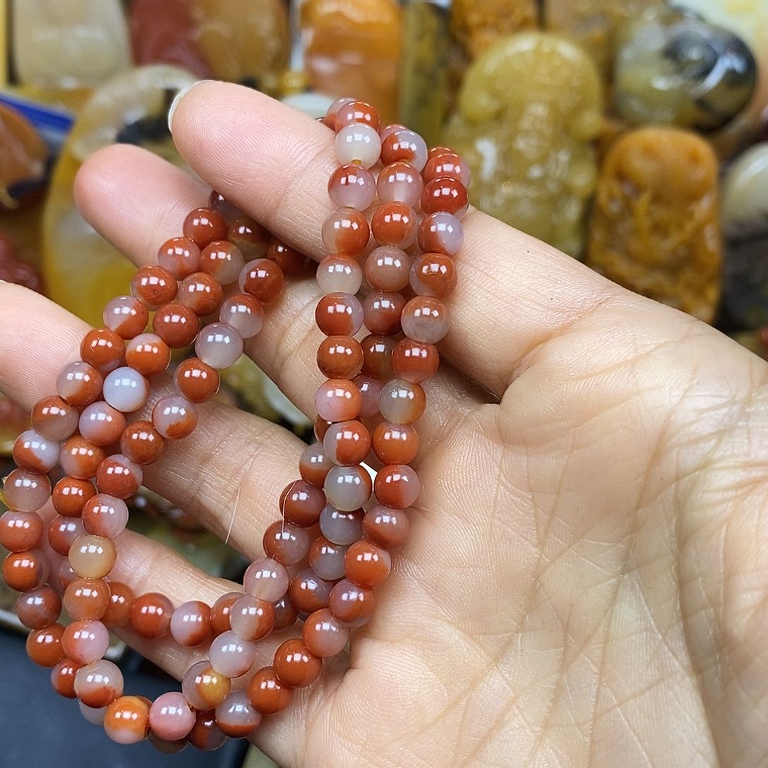 石英质玉（黄龙玉）颈饰未镶嵌