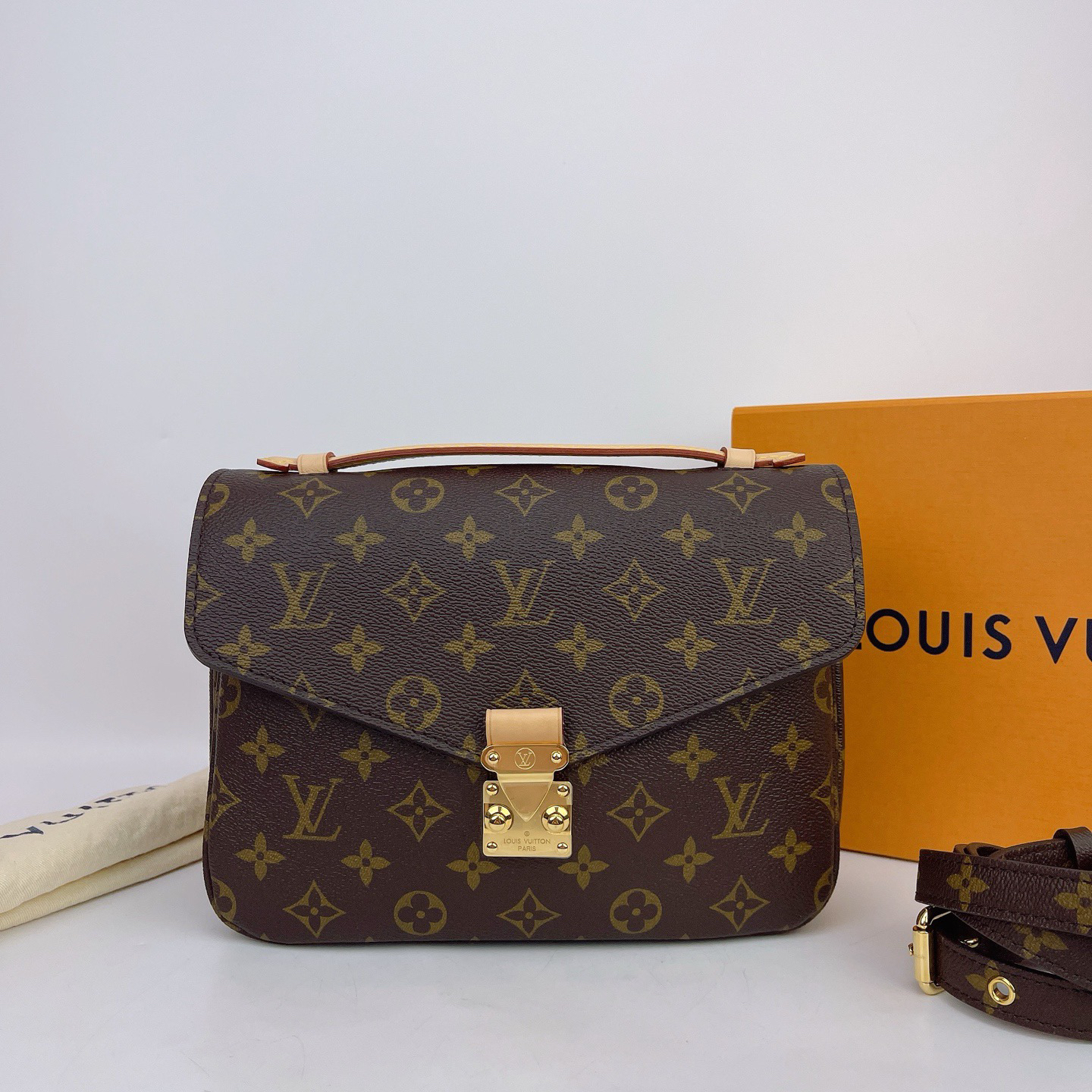 95新 LouisVuitton/路易威登 LV 棕色邮差包内标PL4230底24 H407