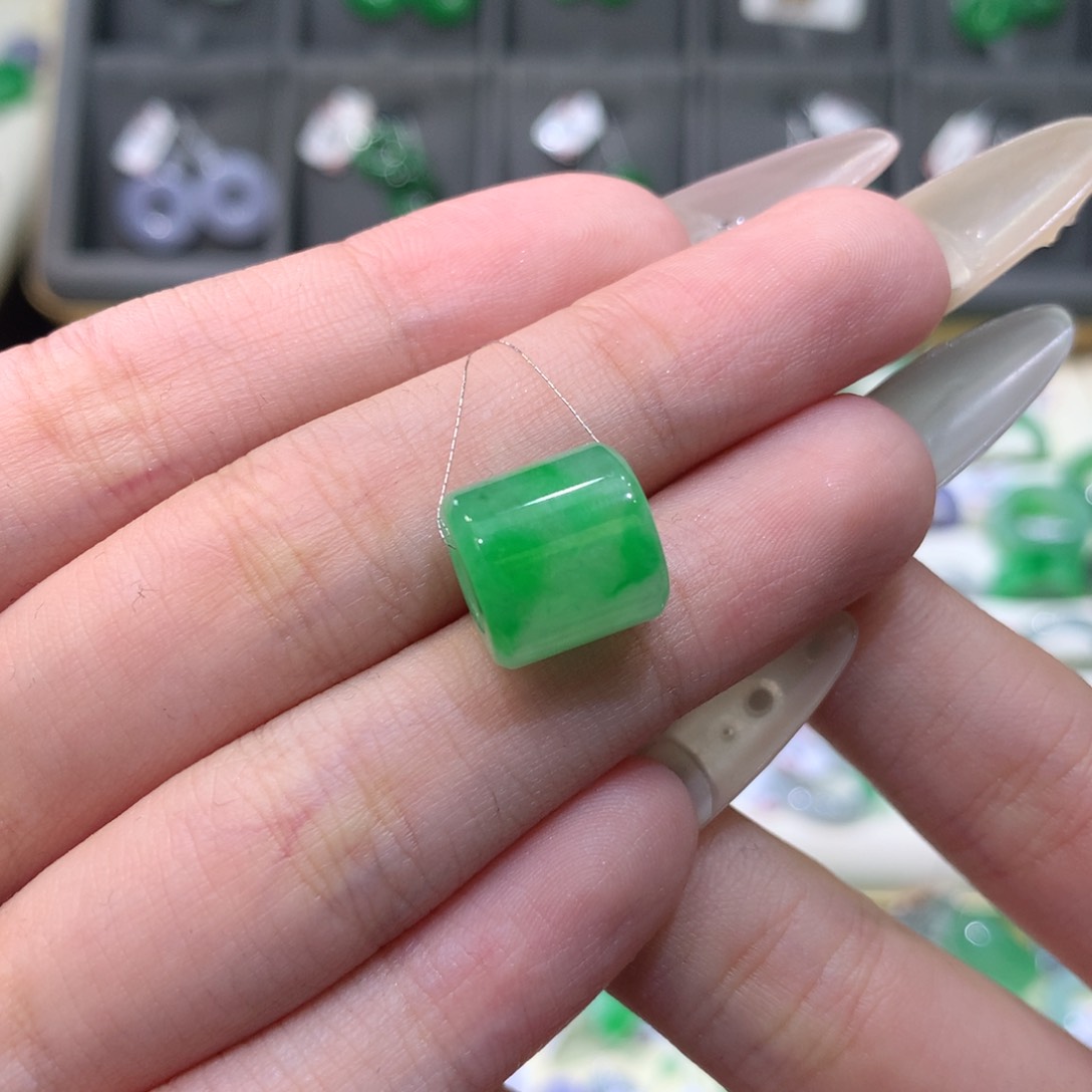 翡翠未镶嵌戒指路路通