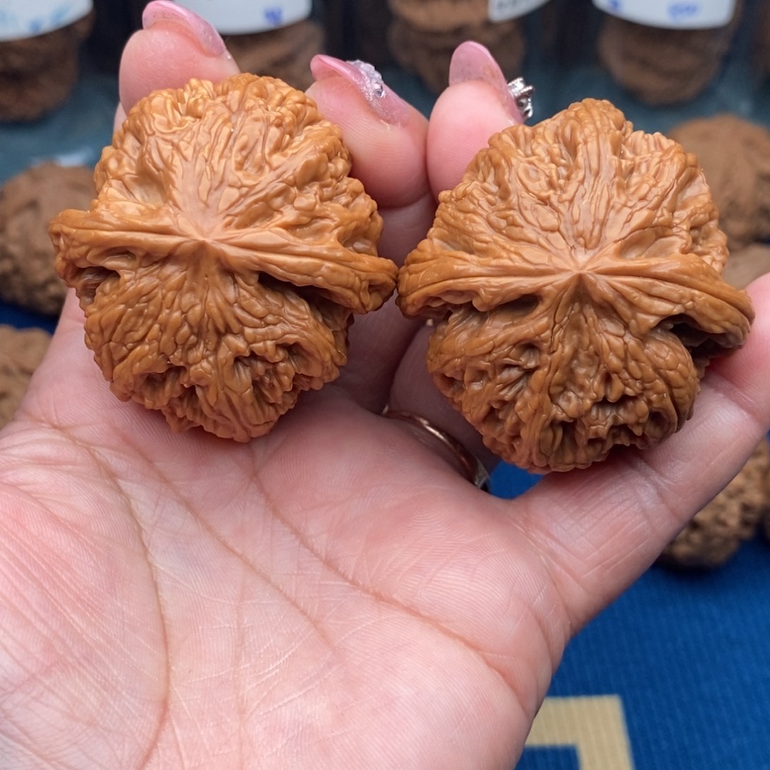 把件文玩核桃粗筋44球       2