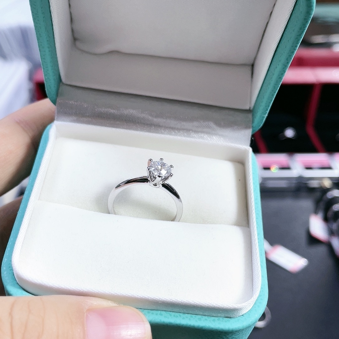 实验室培育钻石手饰18K金镶嵌雄狮定制