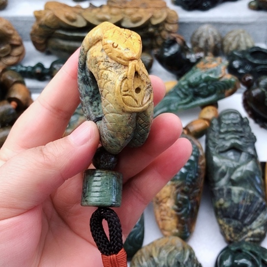 岫岩河磨玉（透闪石质玉）把件未镶嵌