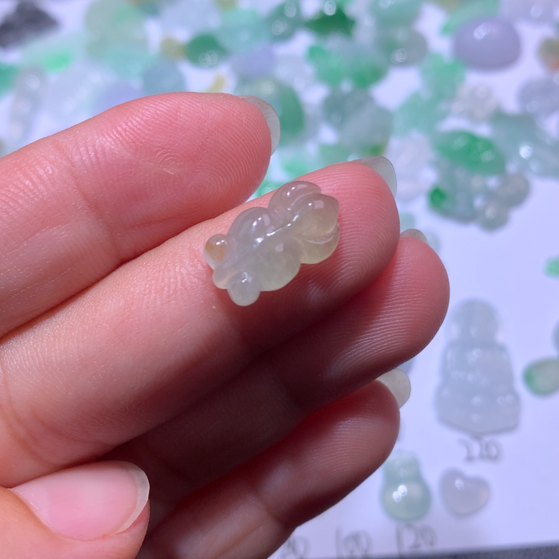 颈饰未镶嵌翡翠金鱼